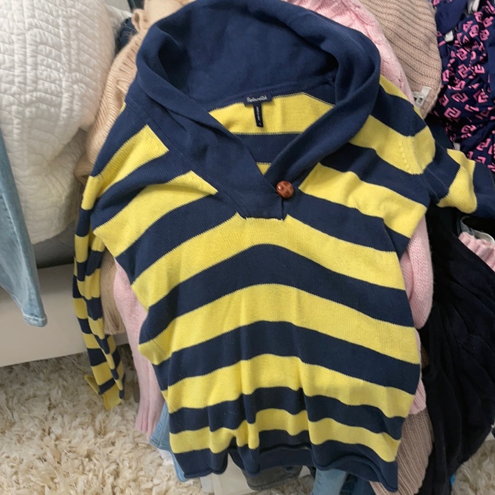 Very cool yellow and navy striped Splendid sweater looks great with jeans!